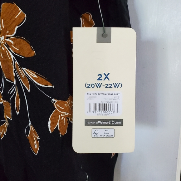 Terra & Sky V neck floral top - Picture 3 of 3